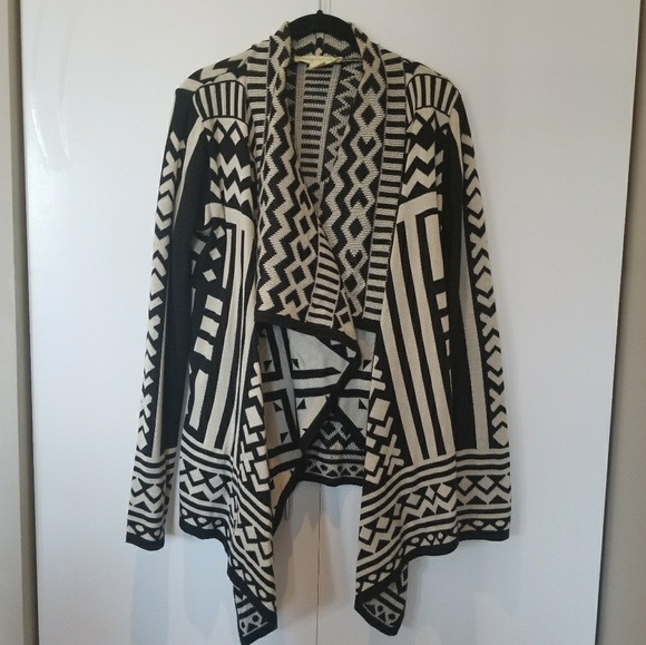 Staring at Stars Sweaters - UO Staring at Stars Geometric Drape Cartigan